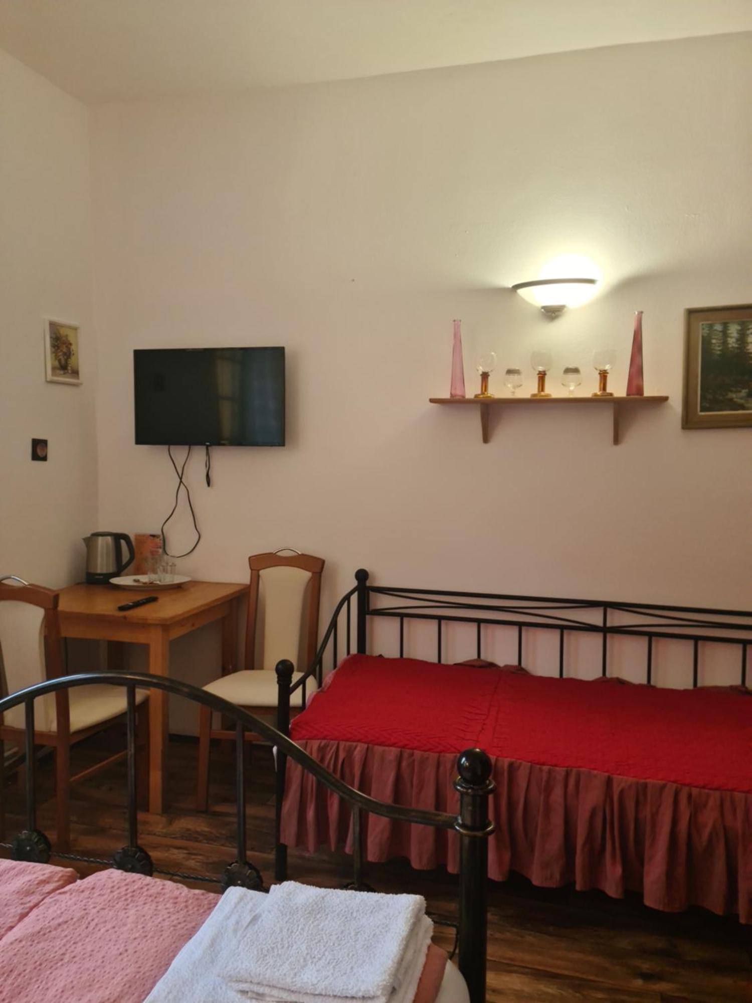 Penzion Vysehrad Nonstop Cesky Krumlov Bagian luar foto